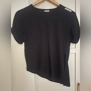 Gymshark Women’s Black Short Sleeve 
T-Shirt with Shoulder Drop Logo. Size Small